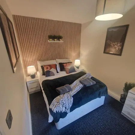 The Hidden Gem Of Leeds With Parking - Sleeps 4 *